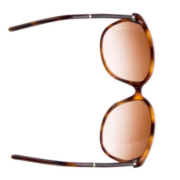 Burberry Cat-Eye Sunglasses
Brown Tortoise Acetate
Gradient Lenses
Includes Case - Picture 3 of 6